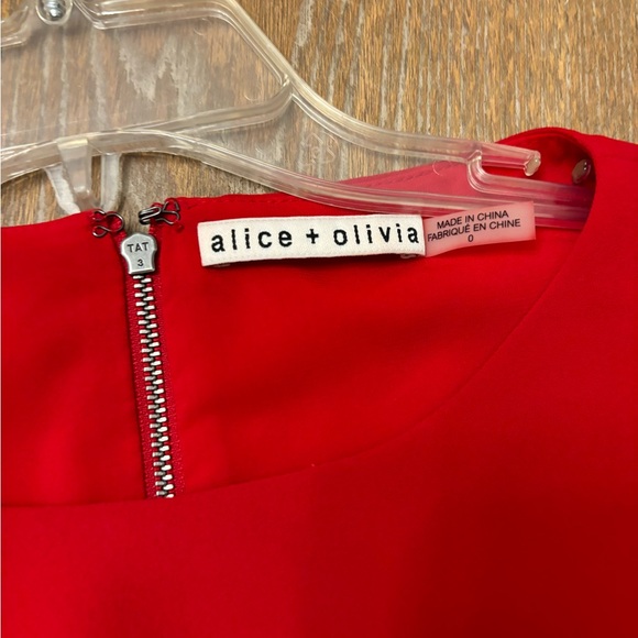 Never worn perfect condition alice and olivia top - Picture 2 of 4